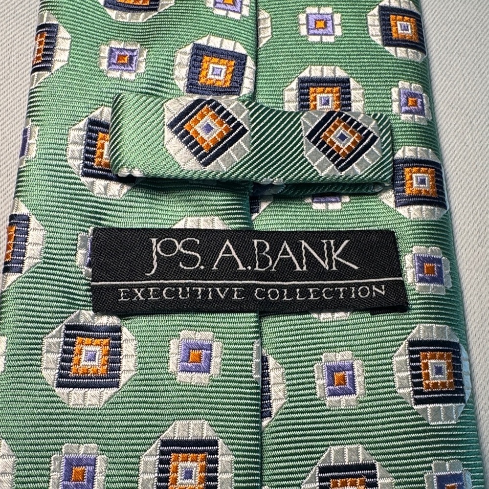 Xtra Long Jos. A. Bank Green/Gold Patterned Silk Tie formal, business, preppy